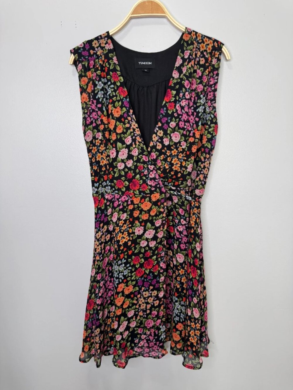 Yumi Kim Black Floral Wrap Mini Dress Size Medium Sleeveless V-Neck